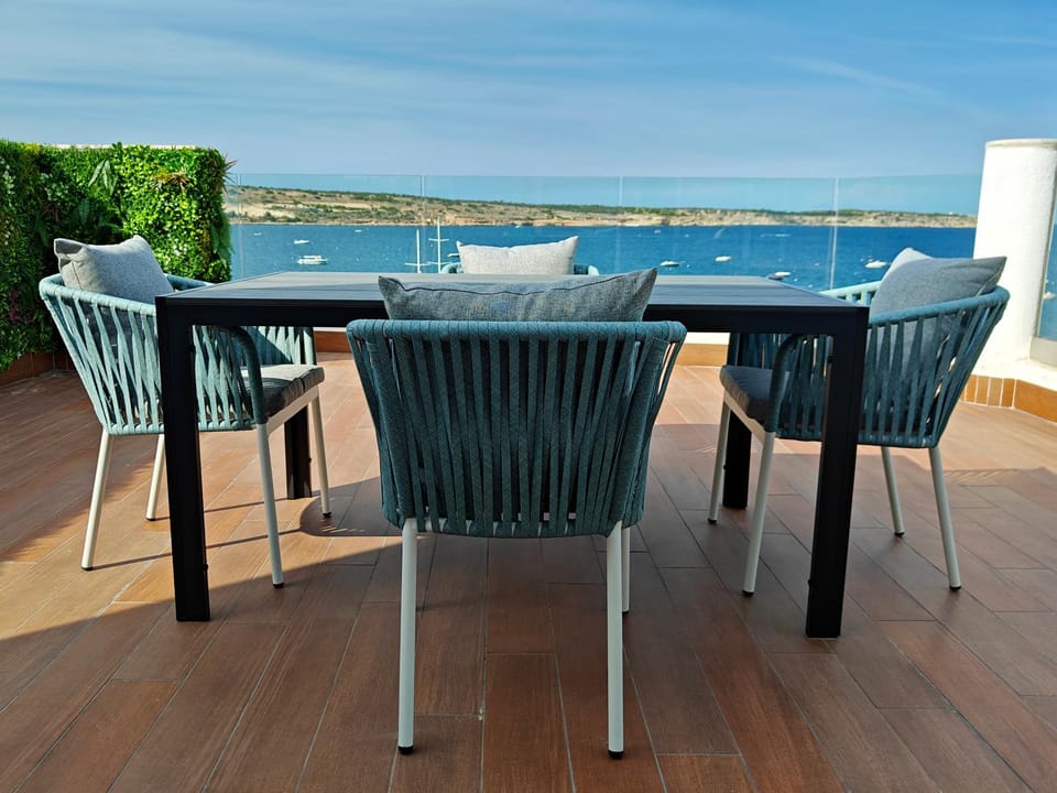 Day, Natural landscape, View (from property/room), Balcony/Terrace, Seating area, Dining area, Sea view