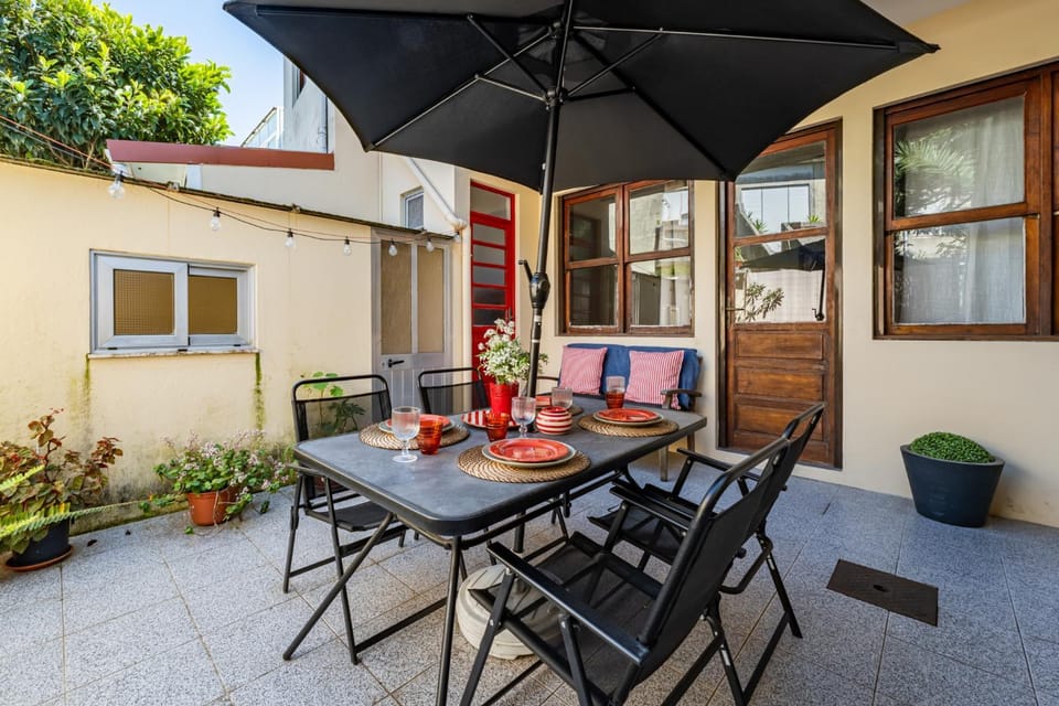 Patio, Dining area