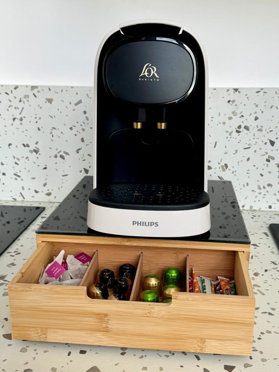 Kitchen or kitchenette, Food and drinks, Food