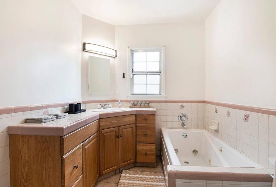 Updated 3-Bedroom LA Home with Backyard, BBQ & Family-Friendly Amenities House in San Fernando Valley