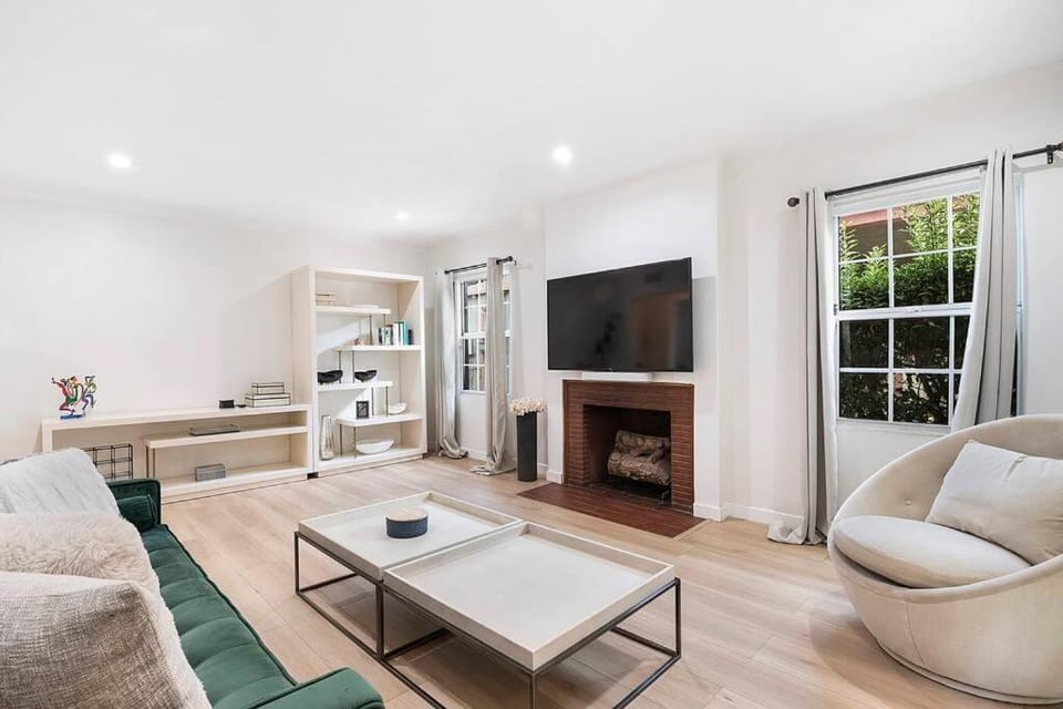 Updated 3-Bedroom LA Home with Backyard, BBQ & Family-Friendly Amenities House in San Fernando Valley