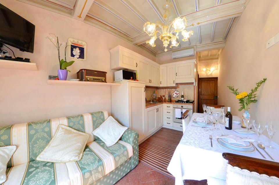 Kitchen or kitchenette, Living room, Dining area