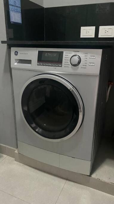 Monoambiente Edificio DOMUS Full GYM Piscina Infinita Laundry Seguridad24hs Apartment in Buenos Aires Province