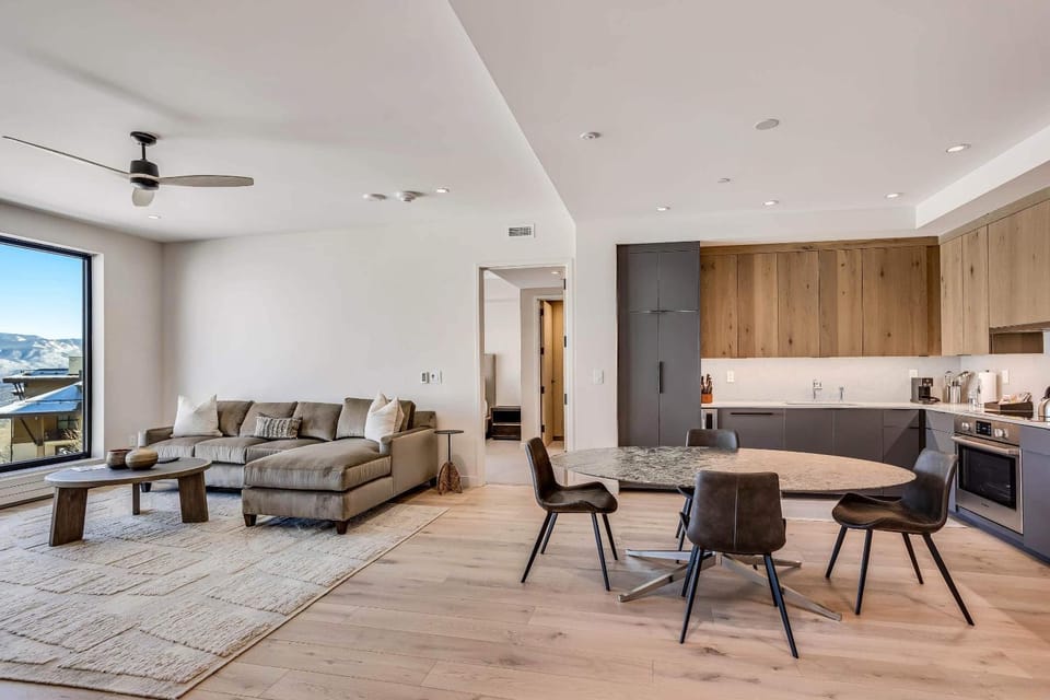 Electric Pass Lodge 404 by Snowmass Mountain Lodging Apartment in Snowmass Village