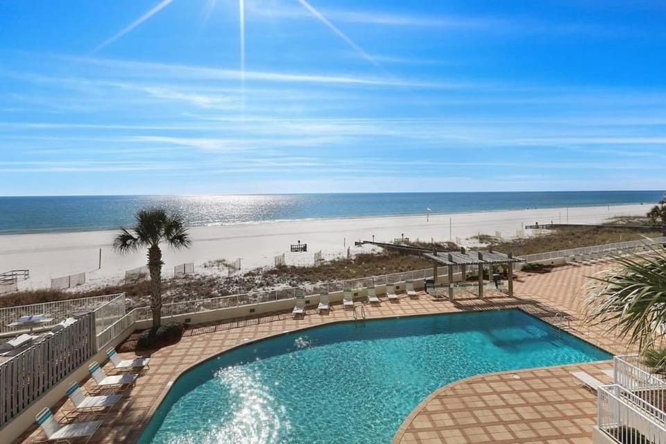Day, Beach, Pool view, Sea view, Swimming pool, sunbed