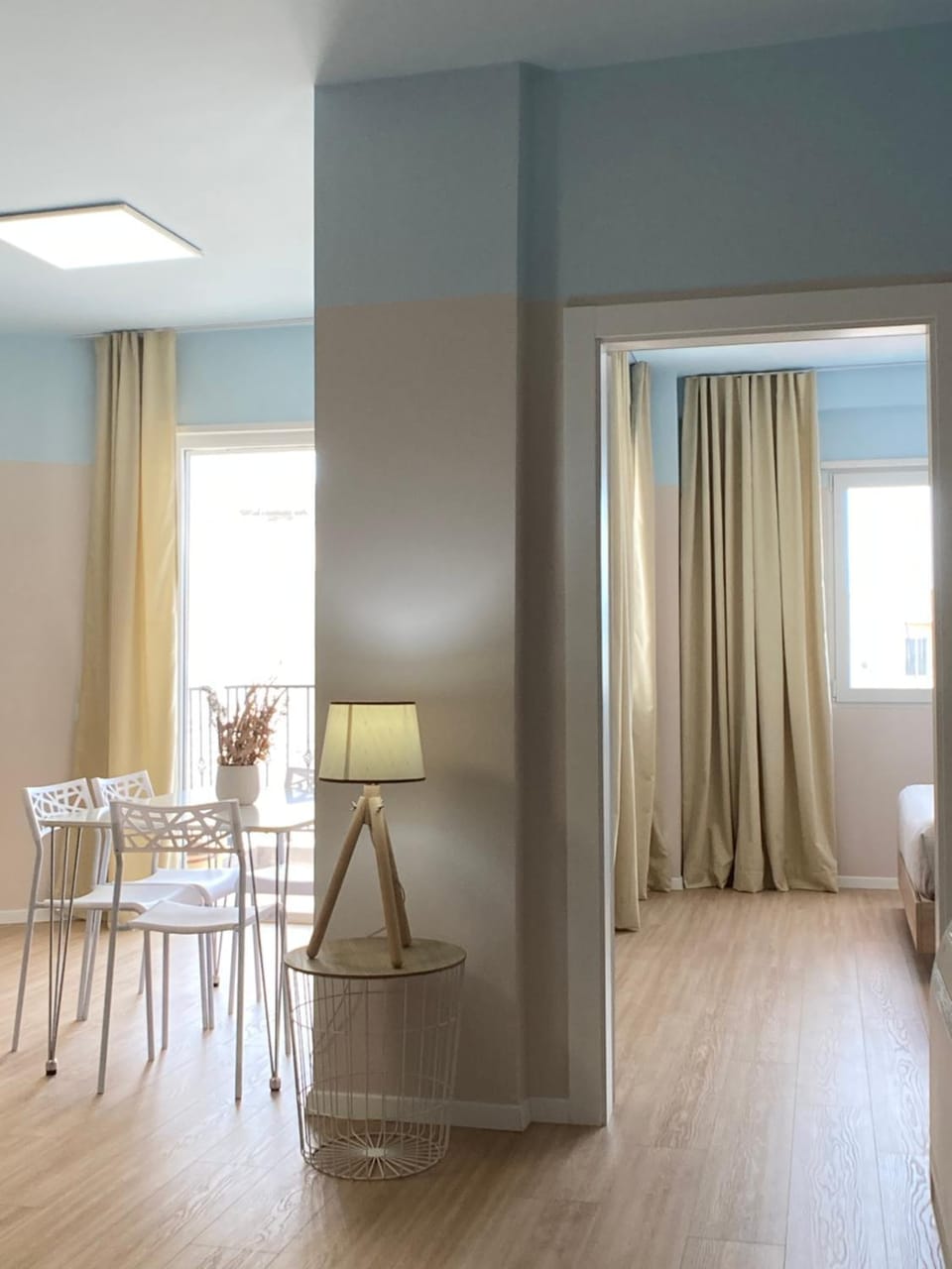Bed, Living room, Seating area, Dining area, Bedroom