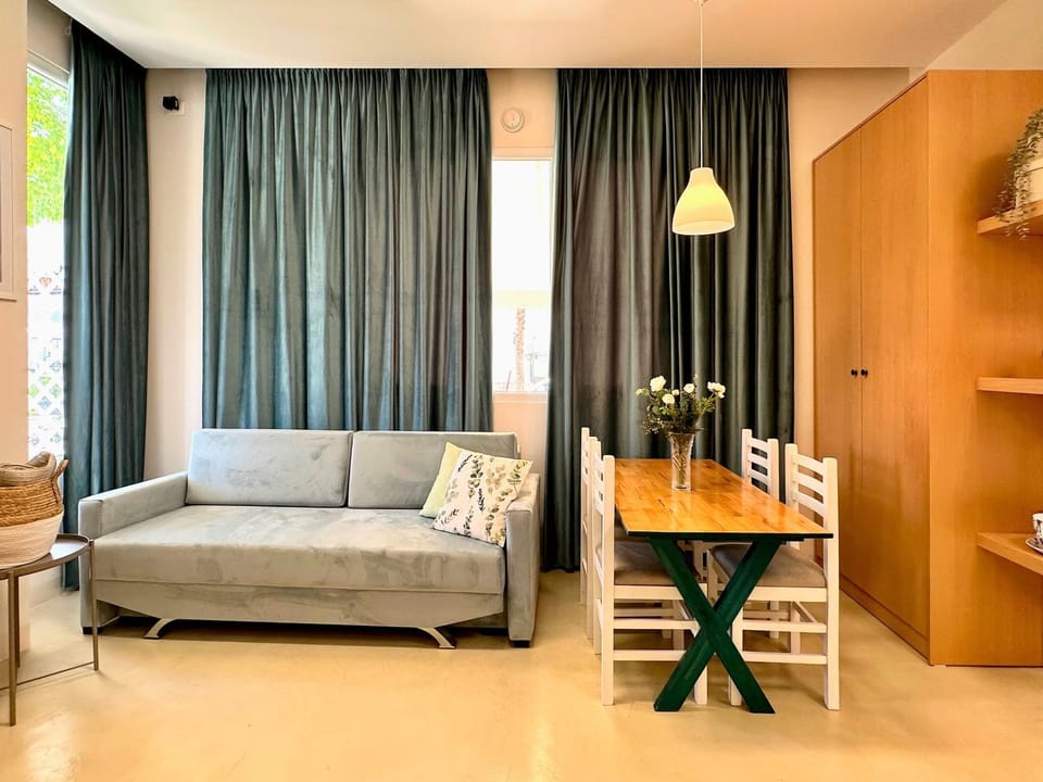 Smart Budget EDITION - Customize your comfort - Cozy Apartment Apartment in Tirana County, Albania