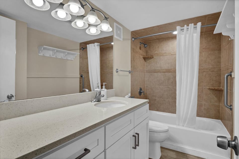 Summer Sands - 208 by Sea Scape Properties House in Wrightsville Beach