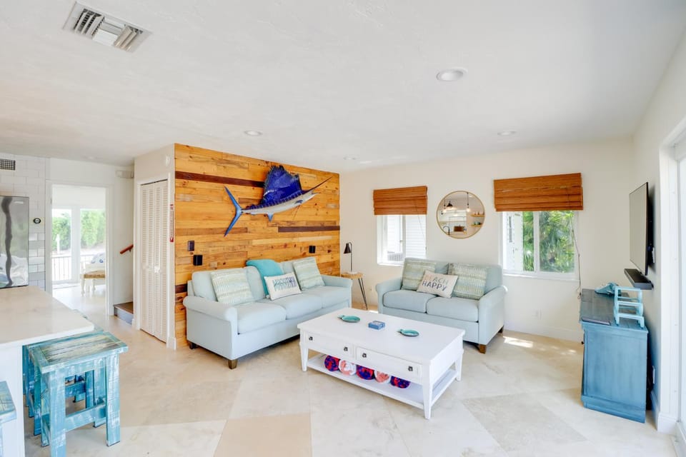 Walk to Beach: Waterfront Home in Marathon! House in Marathon