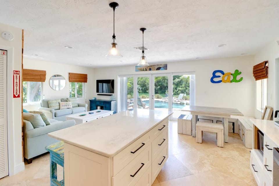 Walk to Beach: Waterfront Home in Marathon! House in Marathon
