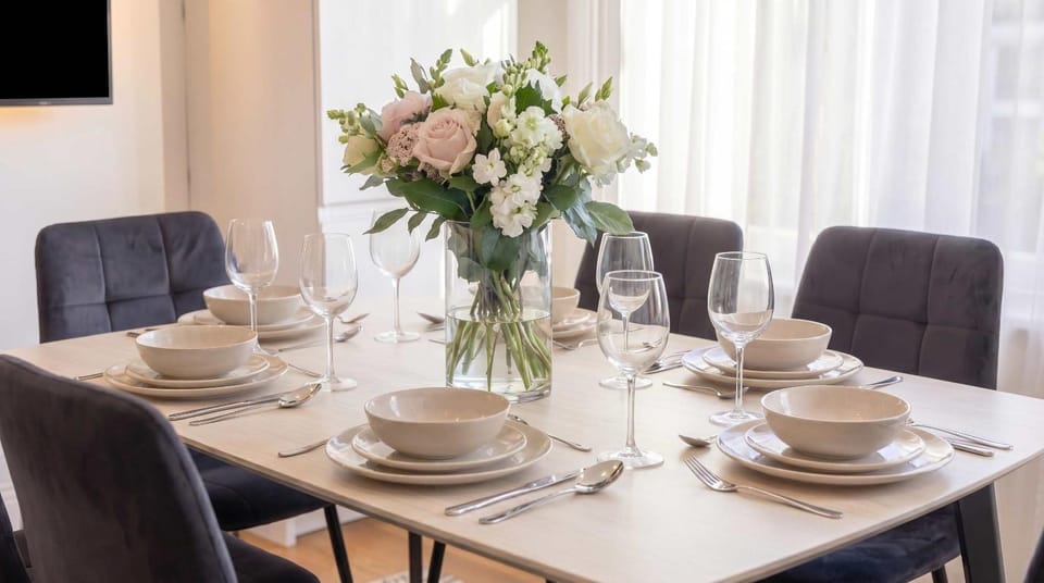 Seating area, Dining area