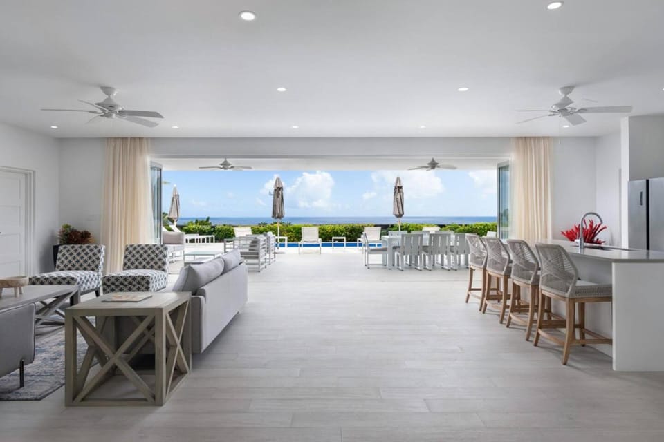 Westmoreland Luxury Villa, Pool, Sea Views, Beach Club Access Villa in Saint James