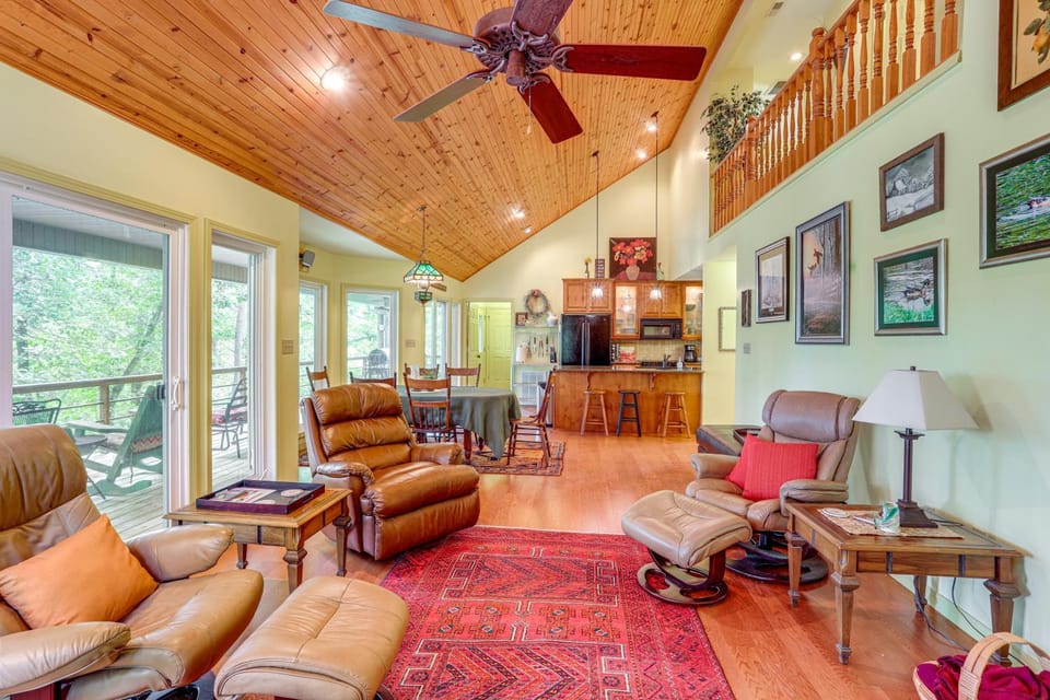 Spring River Vacation Rental with Deck and Views House in Current River