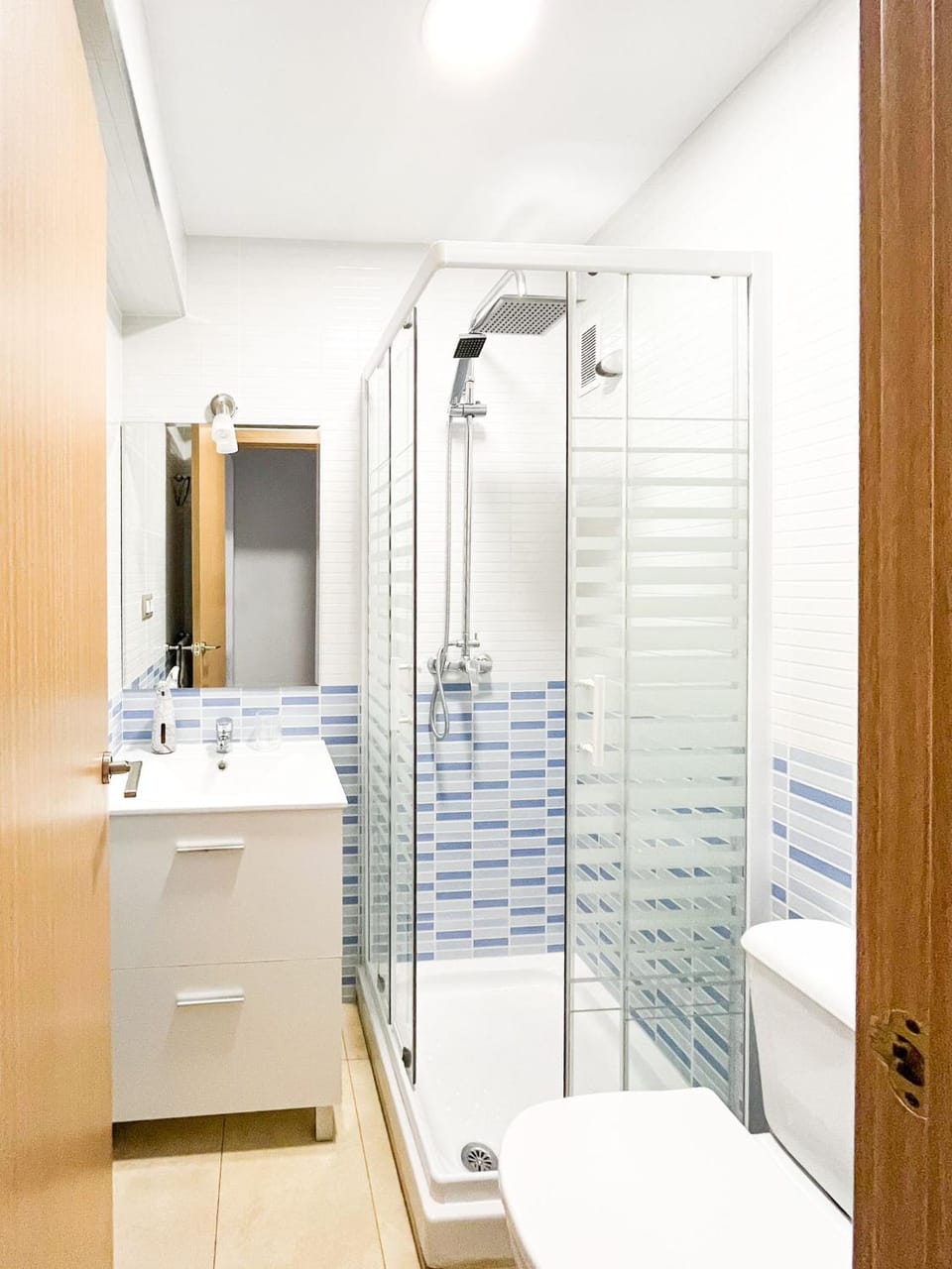 Shower, Bathroom, towels