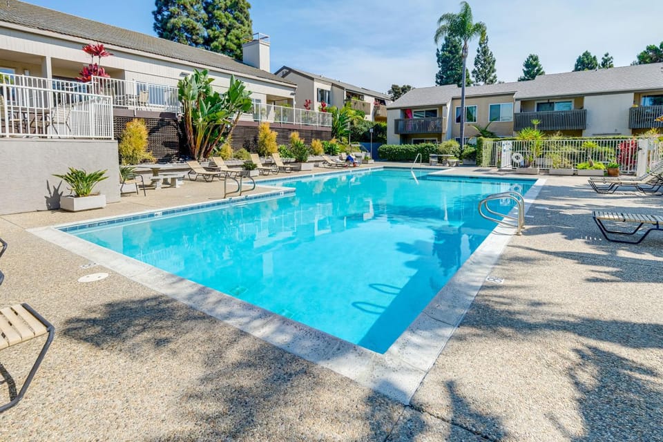 San Diego Condo w/ Pool Access ~ 2 Mi to Beach! House in La Jolla