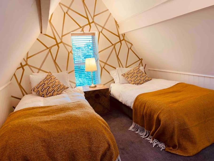 Luxury Penthouse, in the heart of Uppermill, Saddleworth Apartment in Oldham District