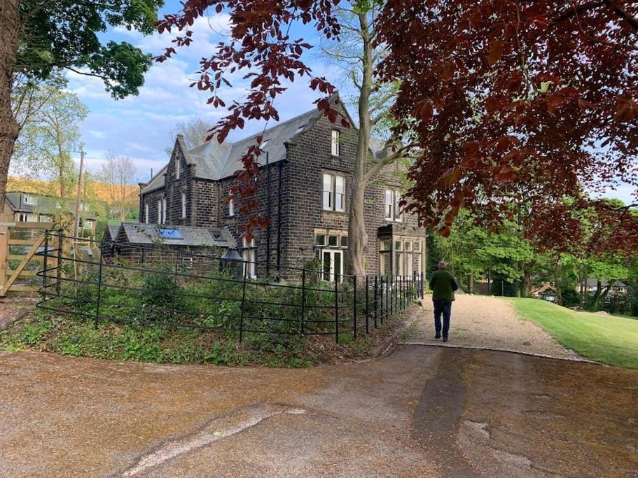 Luxury Penthouse, in the heart of Uppermill, Saddleworth Apartment in Oldham District