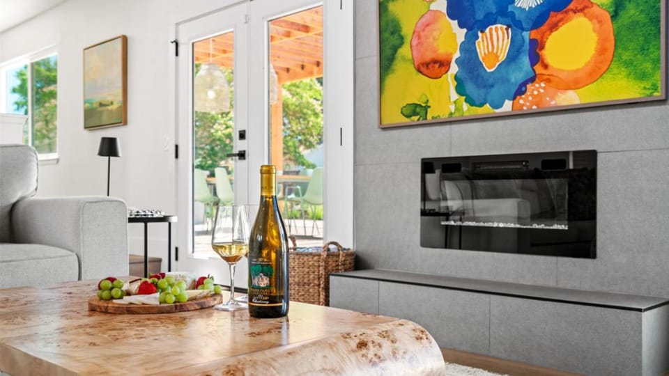 Upscale 3 BD and Bonus, Pool, Spa, Minutes to Plaza House in Napa Valley