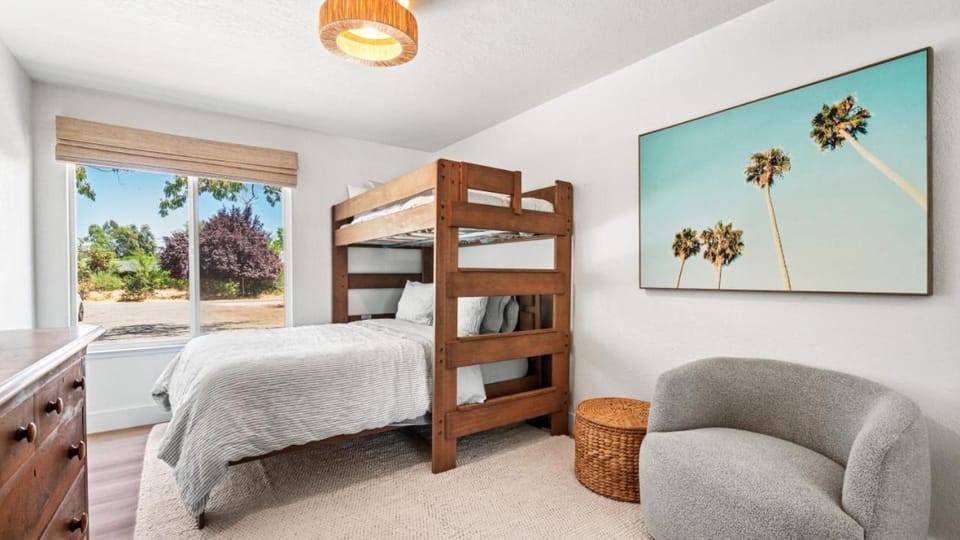 Upscale 3 BD and Bonus, Pool, Spa, Minutes to Plaza House in Napa Valley