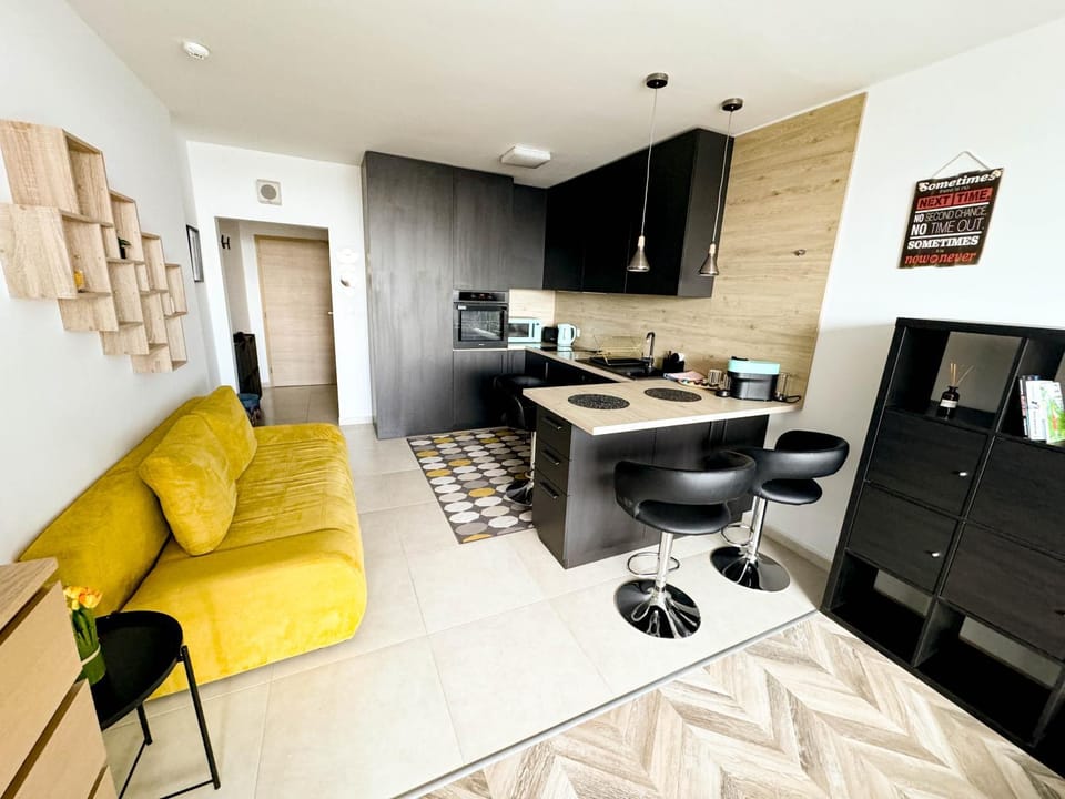 TV and multimedia, Kitchen or kitchenette, Living room, Seating area, minibar