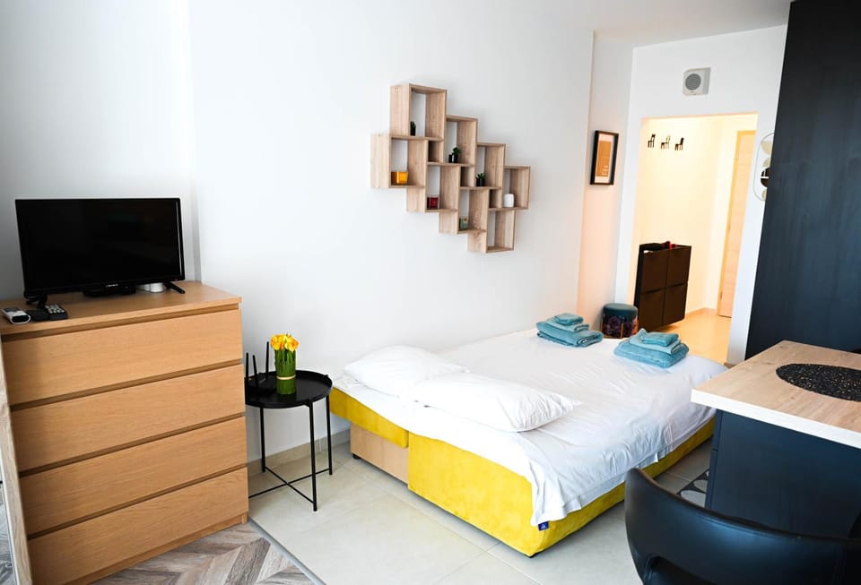 Communal lounge/ TV room, Bed, TV and multimedia, Evening entertainment, Bedroom, towels