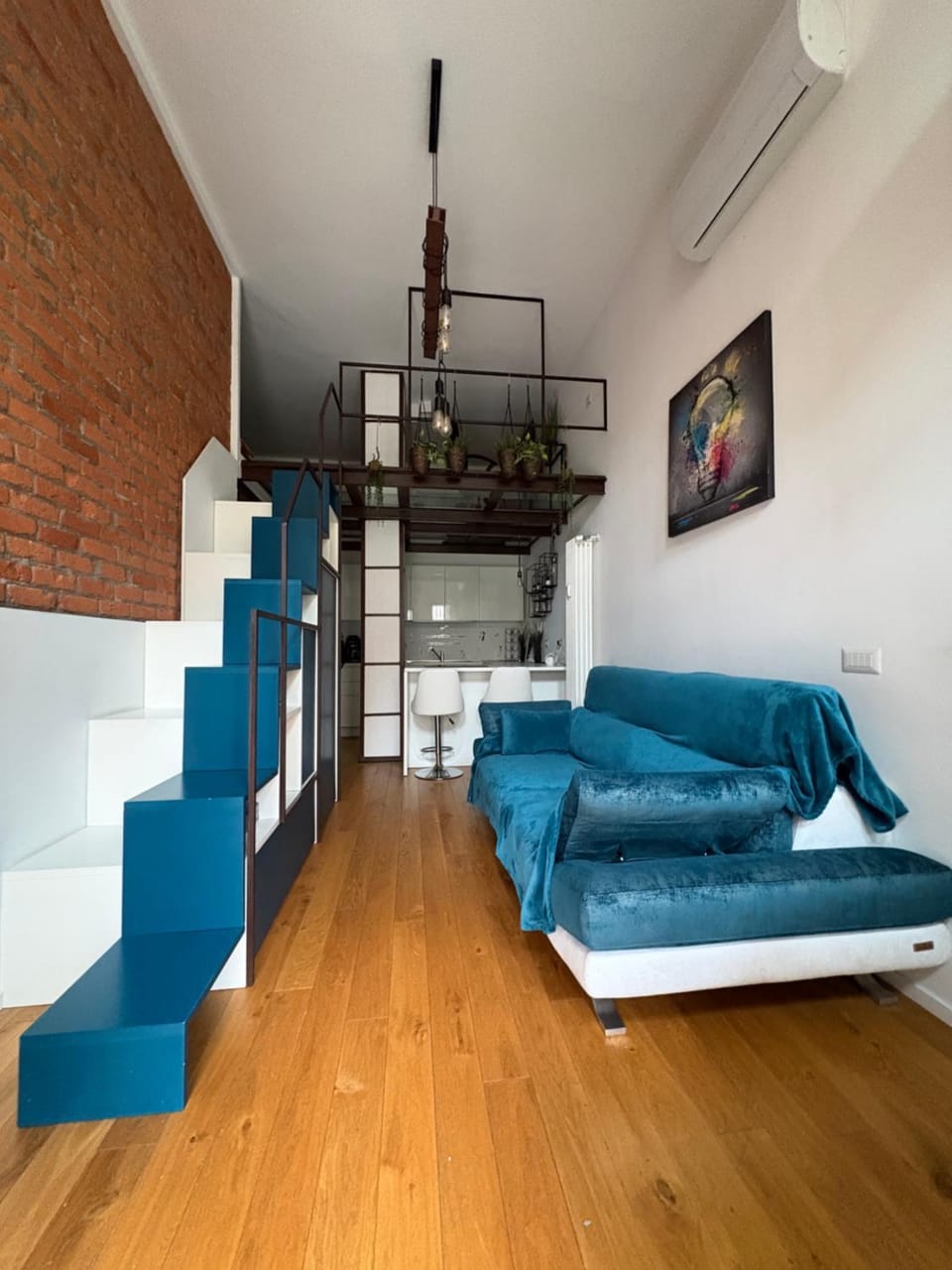 Living room, Photo of the whole room, Seating area