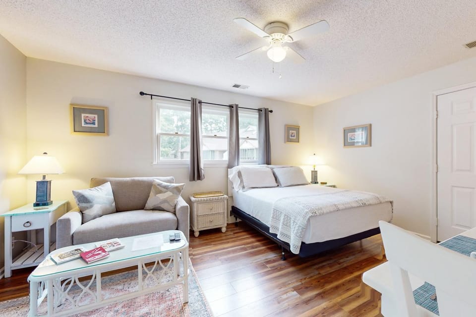 SB25B Clubhouse Villa Mini-Suite House in Sunset Beach