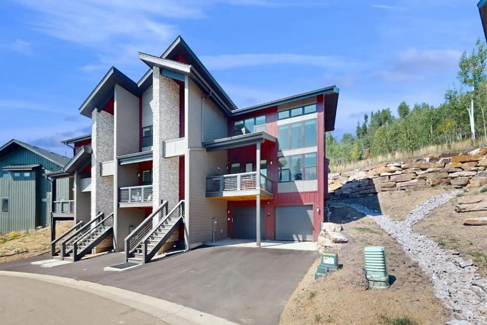 Rendezvous Retreat House in Fraser