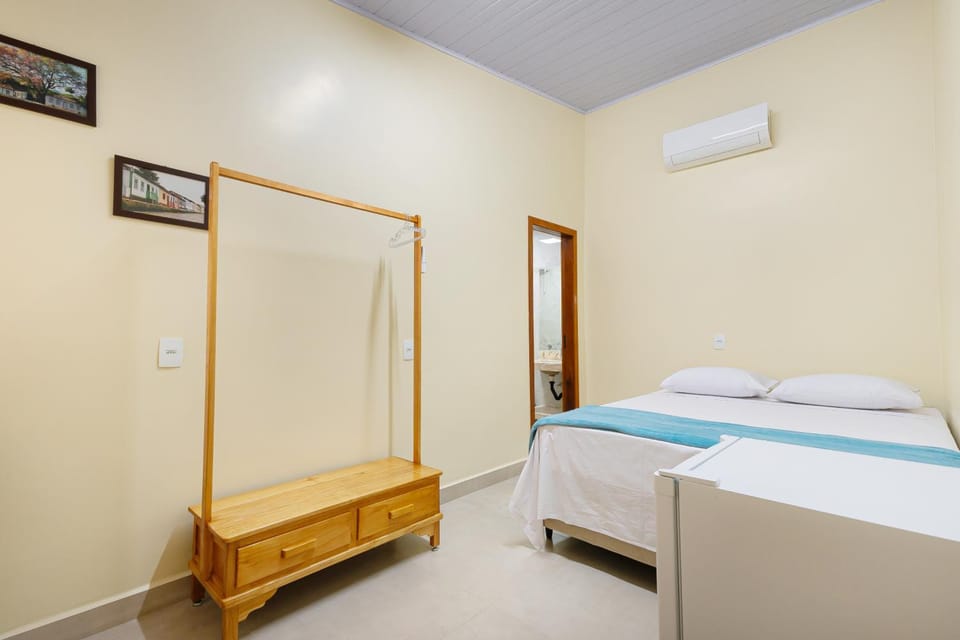 Bed, Photo of the whole room, Bedroom, air conditioner