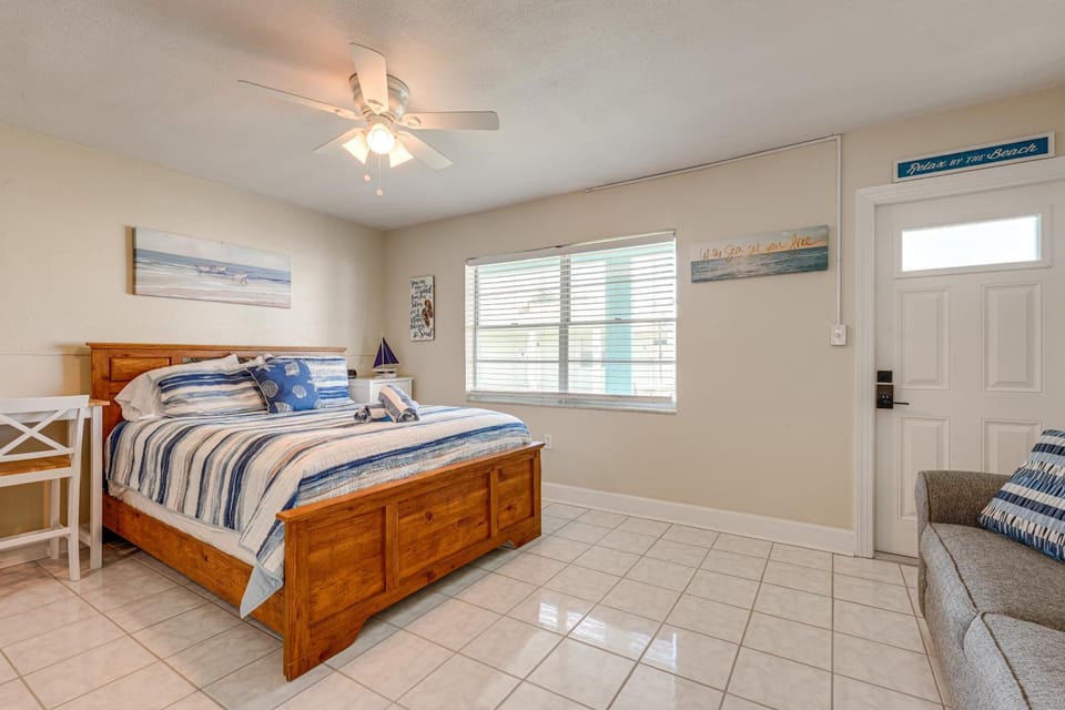 Beachfront Condo: Redington Shores Retreat! House in Redington Shores