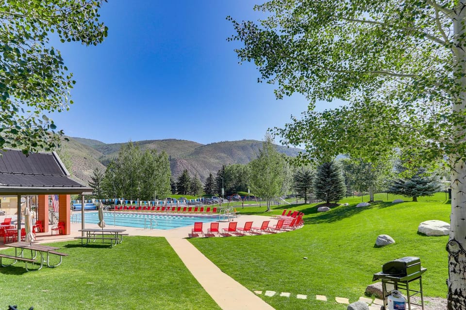 Golf Course & Mtn Views: Avon Gem w/ Gas Grill! House in Eagle County