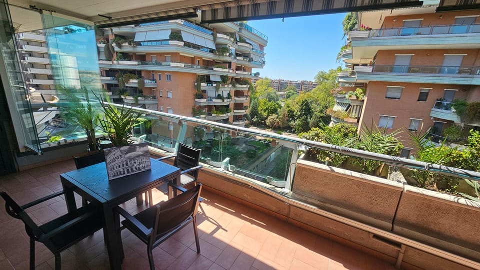 Property building, Balcony/Terrace, City view
