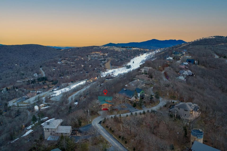 Soaring Eagles View House in Beech Mountain