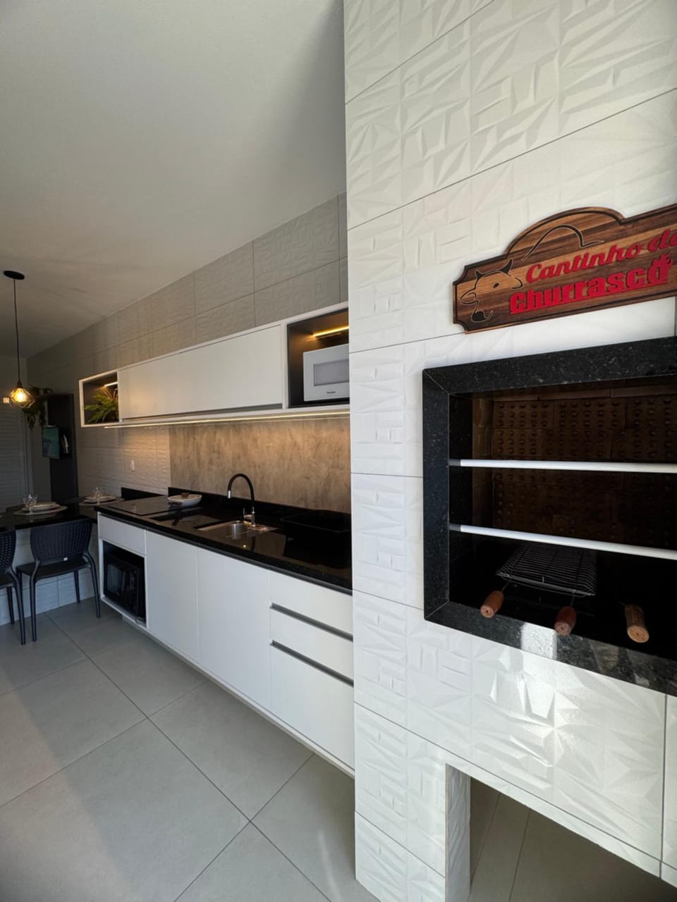 BBQ facilities, Kitchen or kitchenette, stove