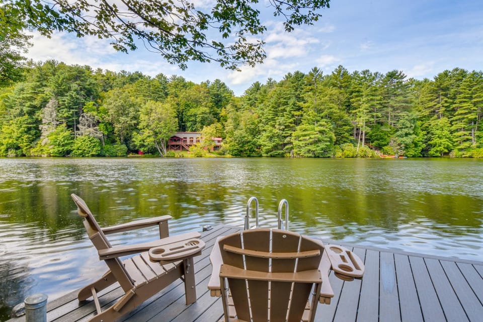 4 Mi to Ski Sapphire! Lakefront Cabin w/ Dock Cabin in Tennessee