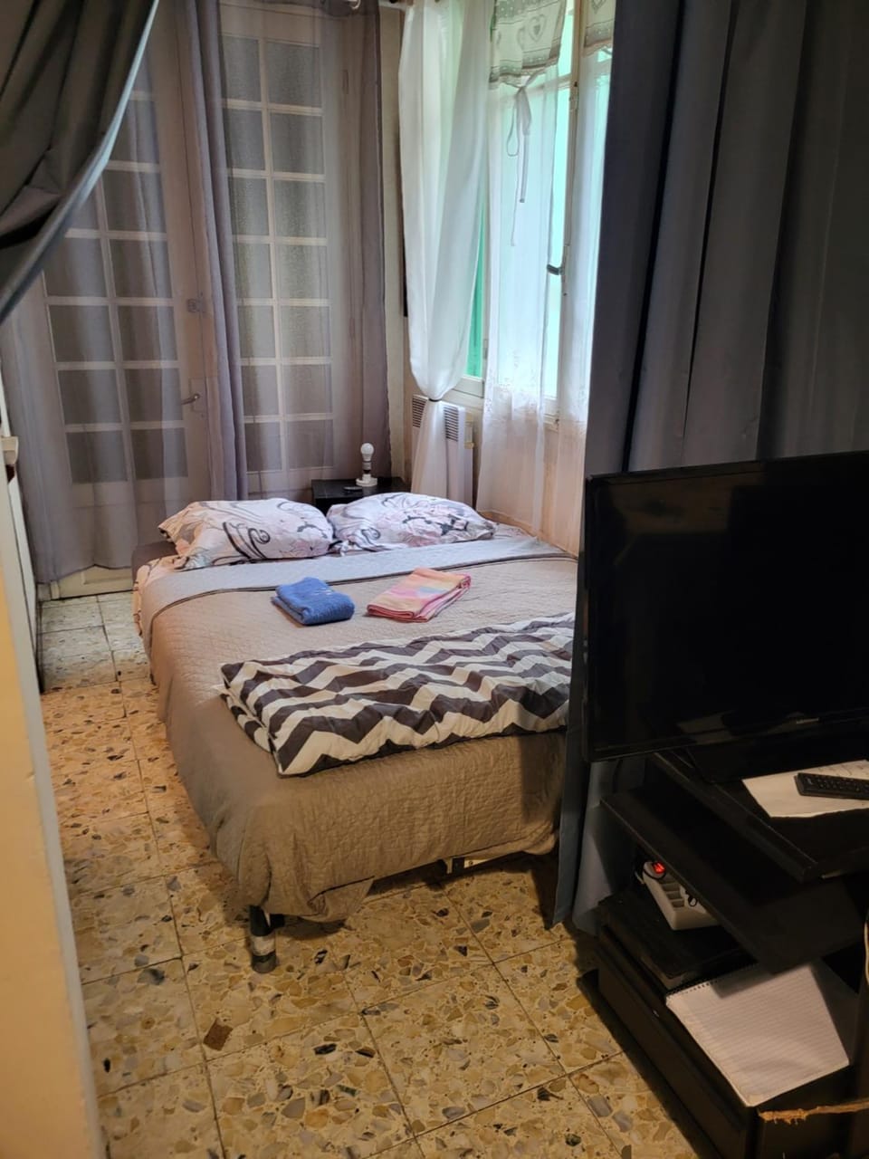 2 pieces pour 4 personnes proche tram Apartment in Nice