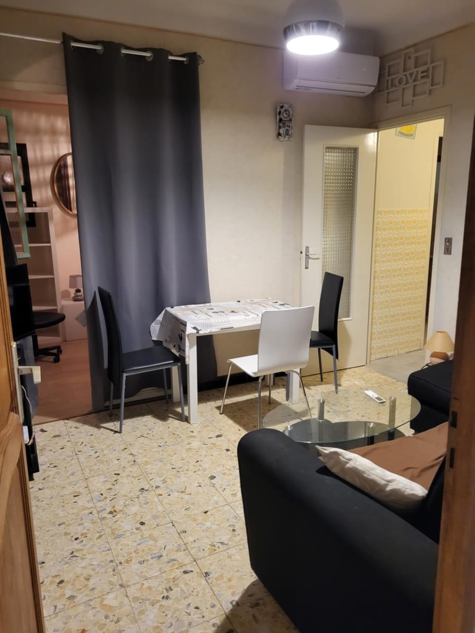 2 pieces pour 4 personnes proche tram Apartment in Nice