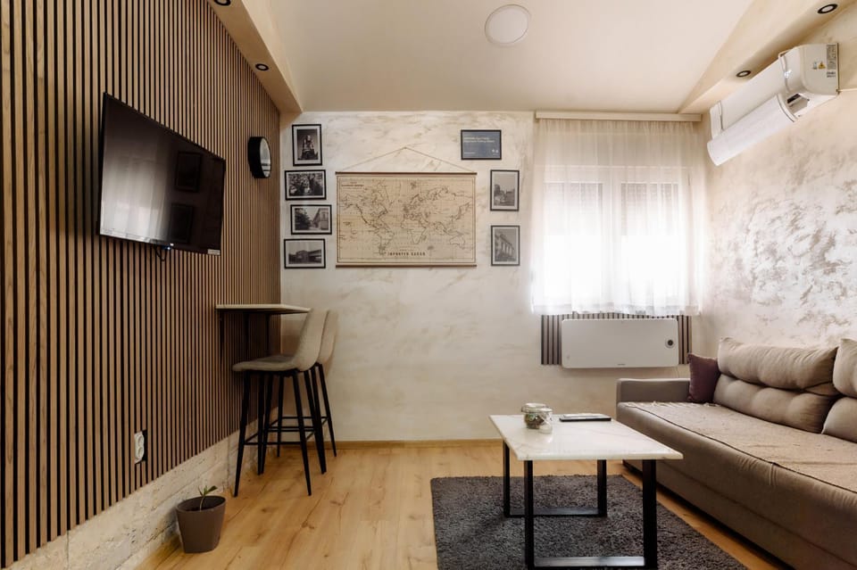 CROWNE Stan11550 Sopstveno Parking Mesto Apartment in Serbia