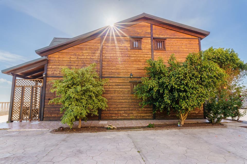Property building, Facade/entrance, Off site