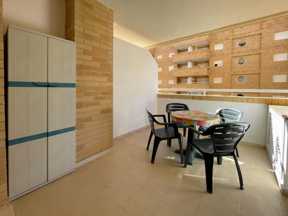 Balcony/Terrace, wardrobe