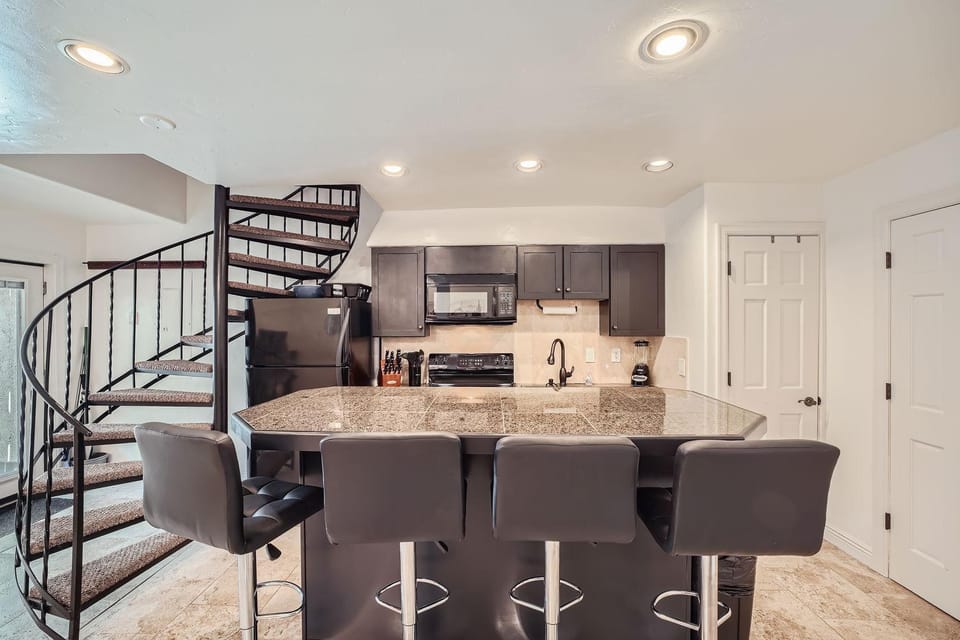 Ski and Golf Condo - 9 min to VailBC Apartment in Eagle County