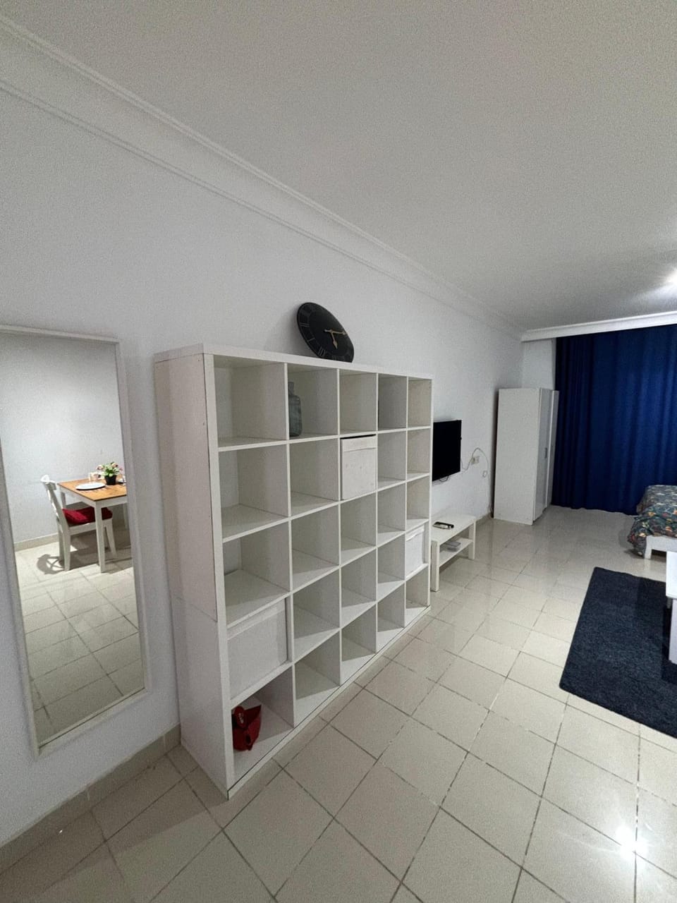 Communal lounge/ TV room, Library, TV and multimedia, Photo of the whole room, Bedroom