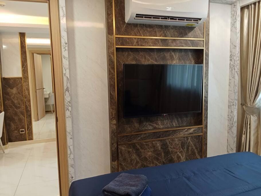 King sized luxury stay at Dusit Grand Park 2 Apartment in Pattaya City