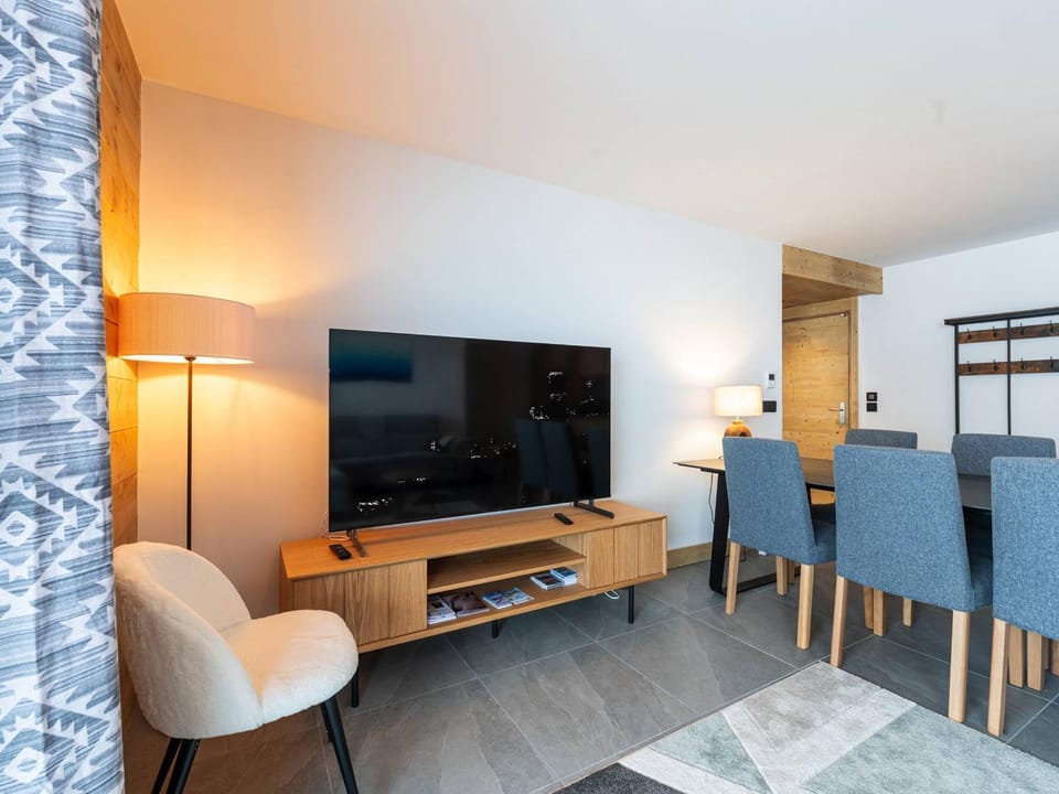 Grand appart haut de gamme 8p, skis aux pieds, vue Mont Blanc, balcon, parking, linge inclus - FR-1-351-199 Apartment in Mâcot-la-Plagne