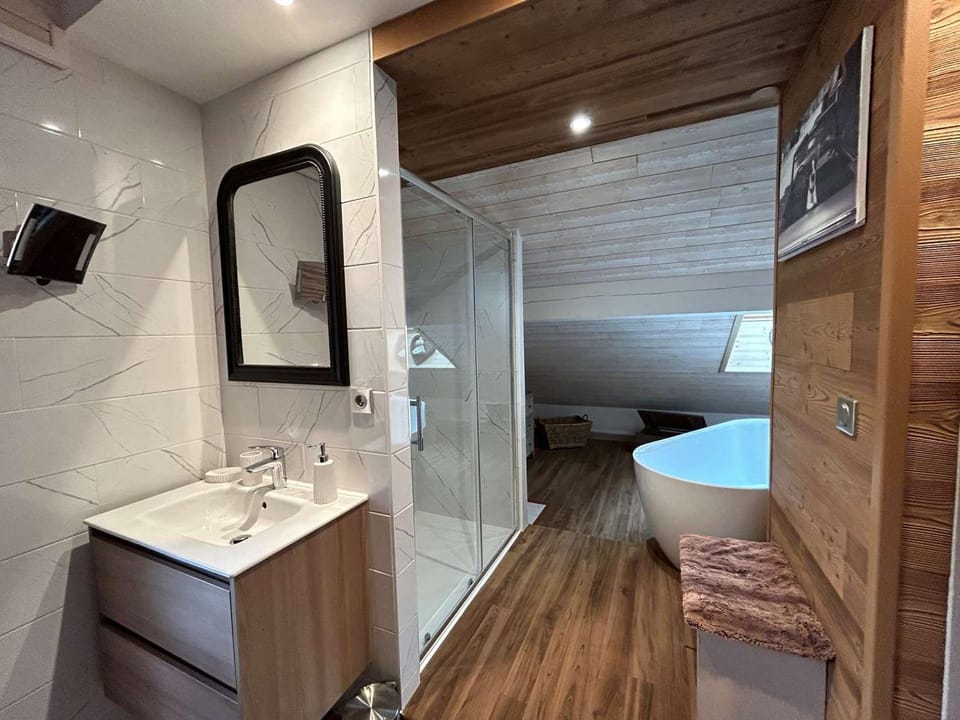 Grand appartement contemporain 10 pers, proche pistes et centre, ascenseur et Wifi inclus - FR-1-180-636 Apartment in Les Allues