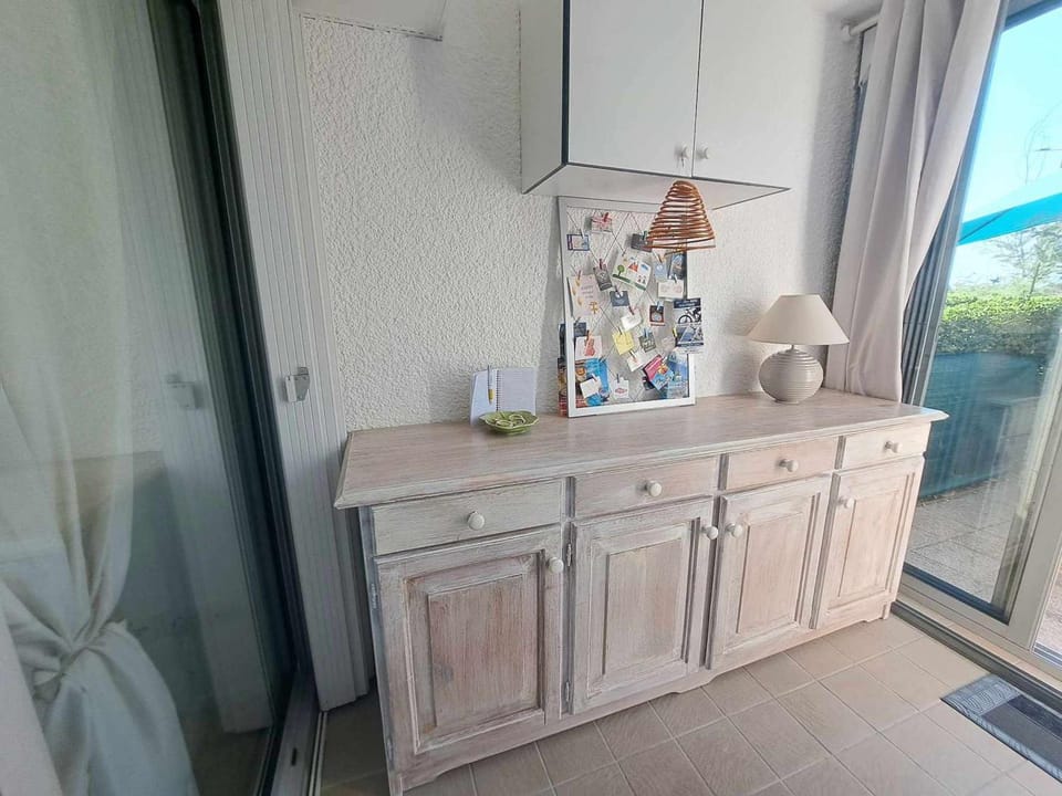 Apt RDC avec accès direct plage, grande terrasse, cuisine équipée, PARKING - FR-1-326-837 Apartment in Marseillan