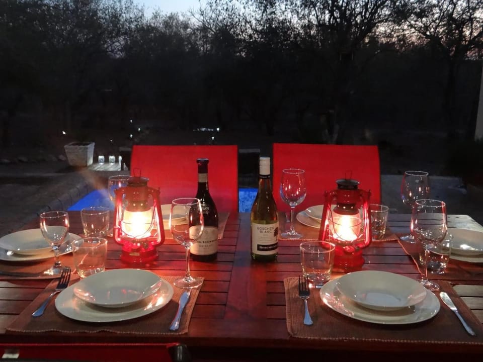 Dining area, Drinks, Alcoholic drinks