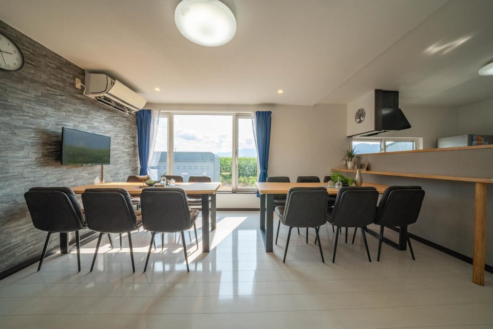 TV and multimedia, Dining area