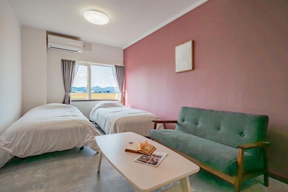 Bed, Bedroom, air conditioner