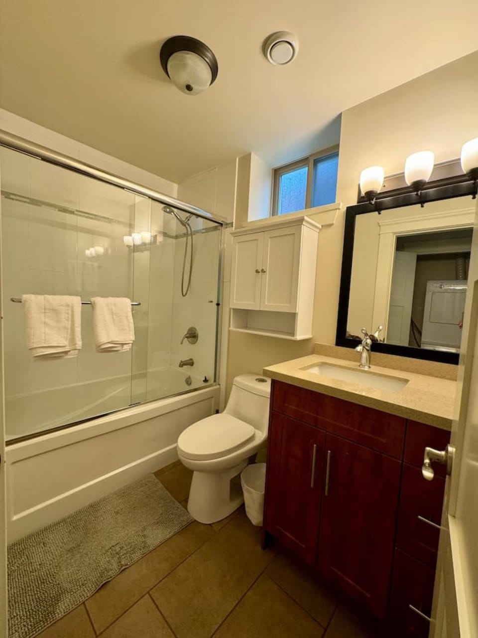 Shower, Toilet, Bathroom, Bath, towels